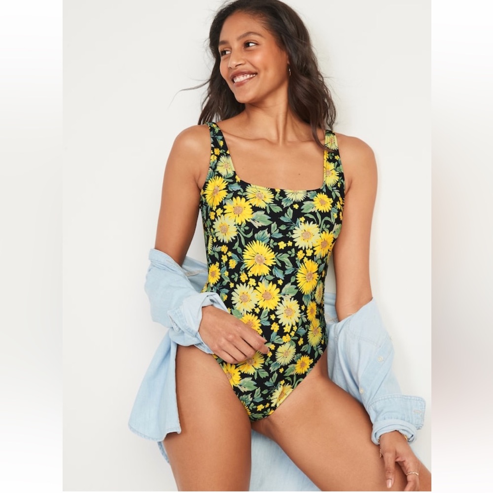 NWT! Old Navy Women’s one Piece Swimsuit Sunflower LARGE